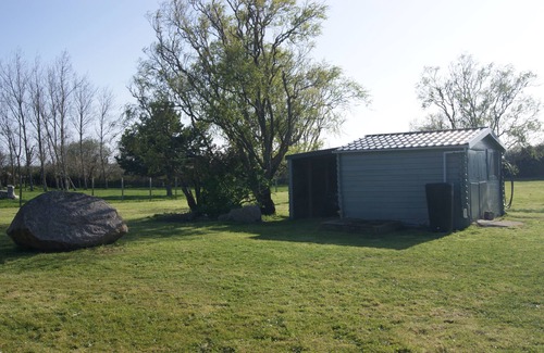 Cosqueville House | Quiet, typical stone house 800 m from the beach