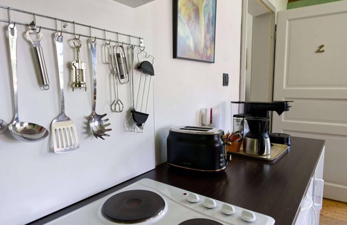 Schweina Apartment | Quiet vacation apartment in Glücksbrunn Castle Park - right next to Altenstein Park
