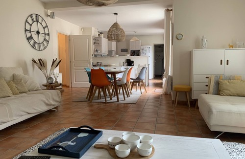 Ars-en-Re Villa | Quiet villa between pine forest and ocean.