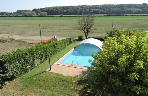 Cornillon-Confoux House | Quiet villa with swimming pool and wooded garden, sleeps 10 to 12.