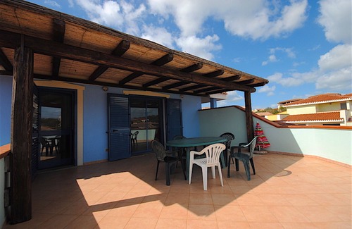Monte Petrosu House | QUIET VILLA WITH VERANDA AND POOL 2 STEPS FROM THE SEA