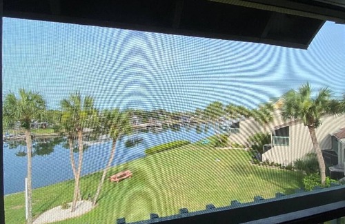 Apollo Beach Condo | Quiet Waterfront View Condo-New Appliances! Remodeled Baths!