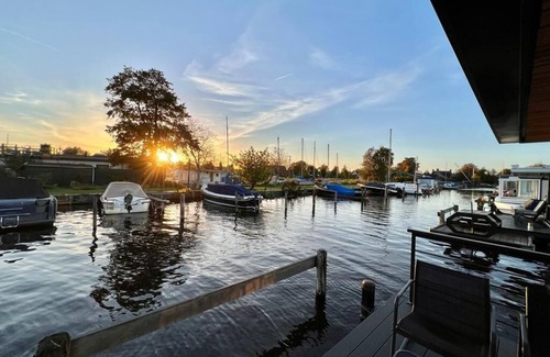 Municipality of Aalsmeer Boat Rental | Quiet Waterloft Near Amsterdam and Schiphol Ws11
