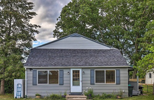 Waterport House | Quiet Waterport Getaway w/ Fire Pit & River Views!