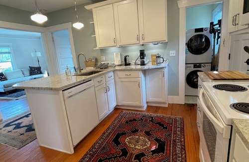 Seaview House | Quiet West Seattle Bungalow w/fenced in yard - 5 mins walk to beach!