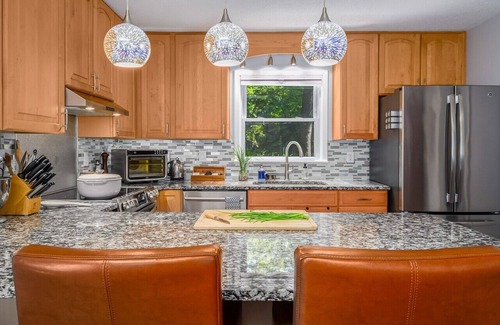 Chapel Hill House | Quiet Wooded Oasis 6 minutes from UNC