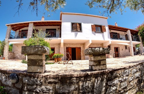 Skafidia Apartment | Quietly located in the olive grove, close to the sea and only 32 km from Olympia.