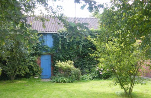 Balje House | Quietly located detached house between fields and bird sanctuary