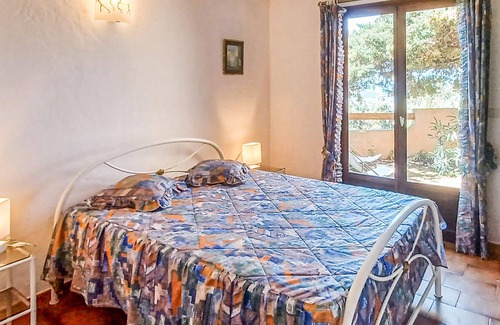 Portigliolo Apartment | Quietly located vacation apartment in a rural villa with sea view.