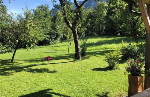 Bad Goisern House | Quietly located vacation home with 2000 m2 garden