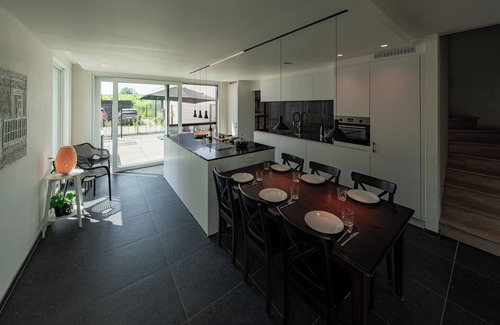 Hasselt House | Quietly situated holiday home on the edge of Hasselt, with private parking.