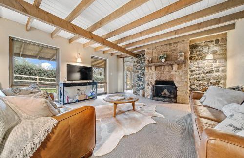 Berridale House | Quigtoo Cottage - Beautiful 4BR Stone Cottage l WiFi l Bath l Garden