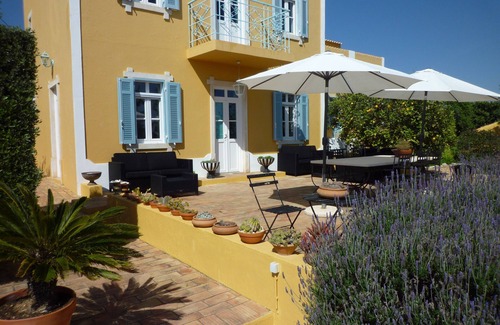 Loule Villa | Quinta Amarela XL by Portucasa