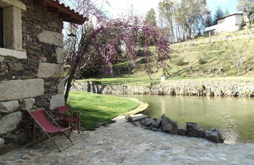 Molares Cottage | Quinta da Chouza AGROTURISM and ENOTURISM MOINHO G - Private beach - Free Wifi