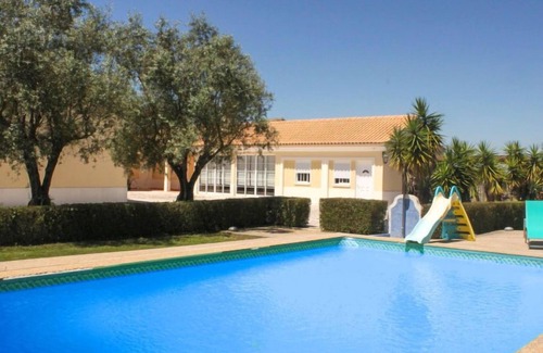 Montijo House | Quinta Dahlia by Interhome