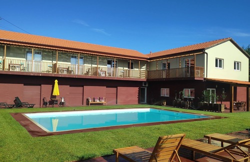Armamar Cottage | Quinta do Outono, swimming pool and vineyards. 20 people