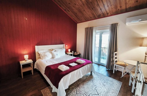 Armamar Cottage | Quinta do Outono, swimming pool and vineyards. 20 people