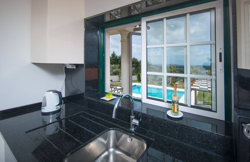 Ansiao House | Quinta dos Silvas - Holiday home with heated pool and orchard