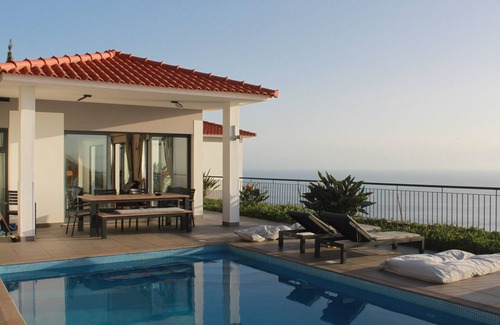 Calheta Villa | Quinta Falcoes, luxury villa, sleeps 8, stunning sea views, heated pool
