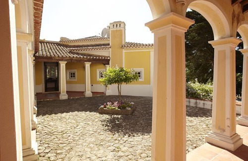 Monserrate House | Quinta Matalva Main House -styish and secluded villa with pool, view and gardens