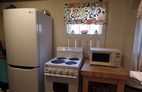 South Dennis House | Quintessential 2 Bedrooms- Close to NEW Rail Trail & Playground, Central AC