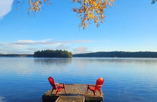 Mount Vernon Cabin | Quintessential Lakefront Cottage with Amazing Views!
