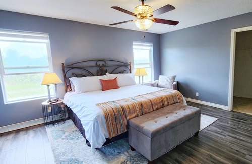Bethel-Danebo House | Quirky Home! Family & Pet Friendly * Fast Wi-Fi * Free Parking