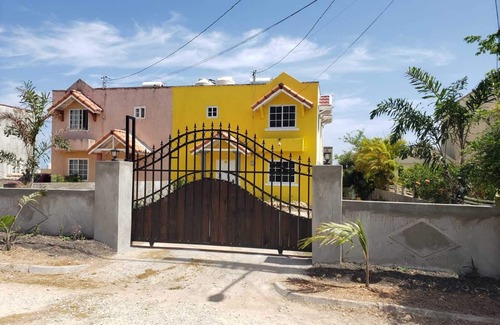 Discovery Bay Villa | Quite and relaxing 3 bedroom a 15 minutes walk to the beachside