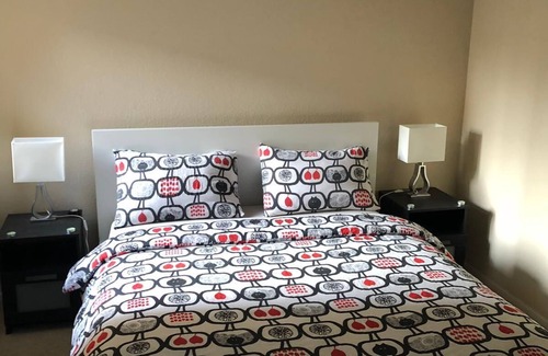 El Camino Real House | Quite room with pool close to UCI