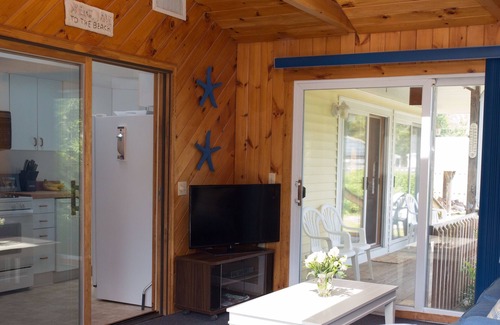 Charlestown House | Quonnie /Charlestown 3 Bedroom Beach House with Private Beach Access