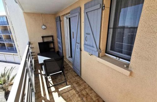 Leucate Apartment | Résidence Le Carlton - Appartement deux pièces cabine 4 couchages à Port Leucate. Réf: 2CAR 331AC MAE-2271
