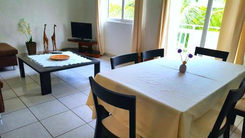 Flic-en-Flac Apartment | Résidence Le Dattier, 2 bedrooms apartment, Flic en Flac