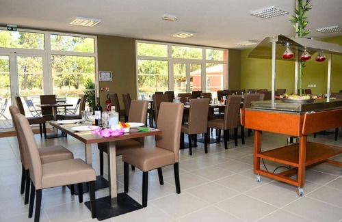 Salleles-d'Aude Apartment | Résidence Odalys Côté Canal - 2 Room Cabin 6 People