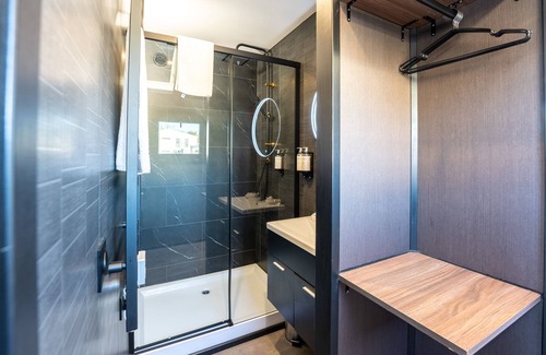 L'Isle-Adam Boat Rental | Rêve flottant pour amoureux balnéo et sauna - La Balzac