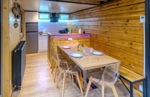 Floyon House | Rêves au Chalet - Maisonnette avec jacuzzi