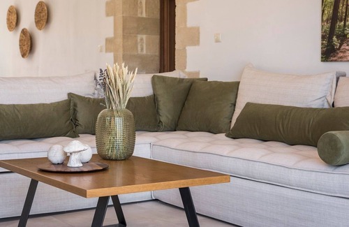 Filippos Villa | R 1010 Villa Indigo with Pool View, Garden View & Veranda