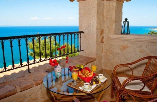 Xirokastello Villa | R 1194 Villa Yaseen with BBQ, Fireplace & TV Games