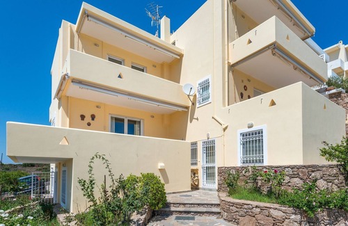 Lavreotiki Villa | R 1309 Doolay Villa Adamite (4 bedroom) With Stereo system with CD, Sea view & Safe Deposit Box