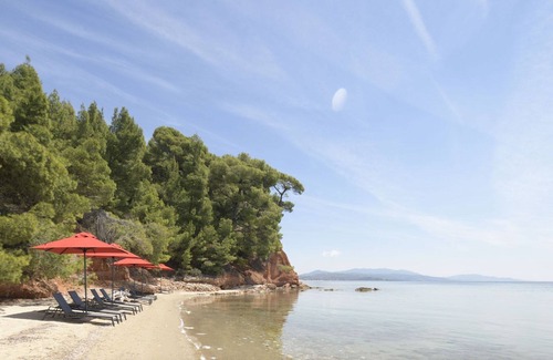Chalkidona Villa | R 1319 Executive Suite with Outdoor Jacuzzi