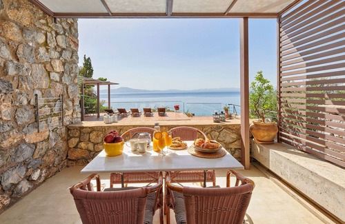 Kitries Villa | R 3036 Villa Everett with Private Balcony, Sea view & Soundproof Windows.