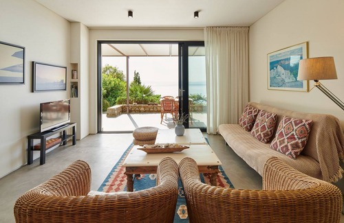 Kitries Villa | R 3038 Villa Everly WITH Garden View, Sea view & Soundproof Windows.