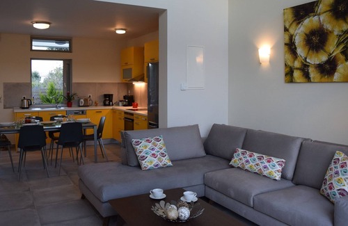 Messonghi Villa | R 3077 Villa Farley With Air Conditioning ,Garden View & Soundproof Windows.