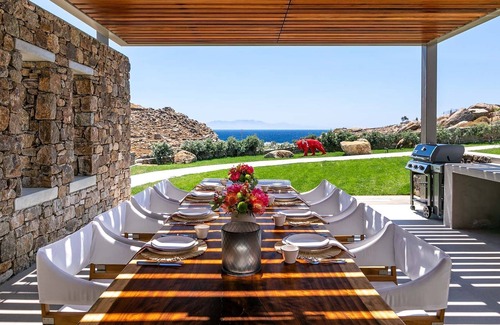Paraga Villa | R 3235 Villa Halstead With Espresso machine ,Mini fridge & Private gym.