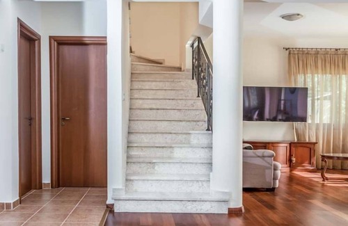 Prodromi Villa | R 5001 Villa Christos with Dining Facilities,Air Conditioning & Dishwasher.