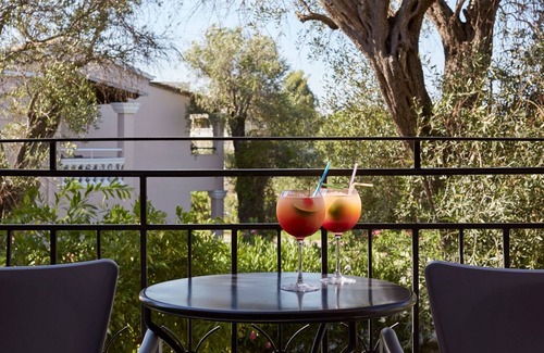 Messonghi Apartment | R 989 Eustacio Apartment with Garden View, Volleyball & Golf - full board