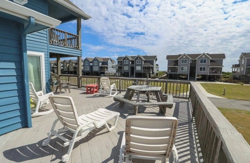Kitty Hawk House | R Escape - 4 BR Semi-Oceanfront TownHome w/Community Pool access