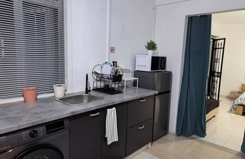 Tombeau Bay House | R GARDEN VILLA 1 – Apartment with Private Bathroom, Kitchen and Terrace