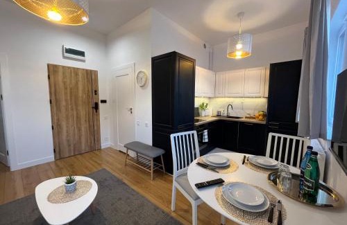 Wlochy Apartment | R HOUSE - brand new apartments with patio and garage