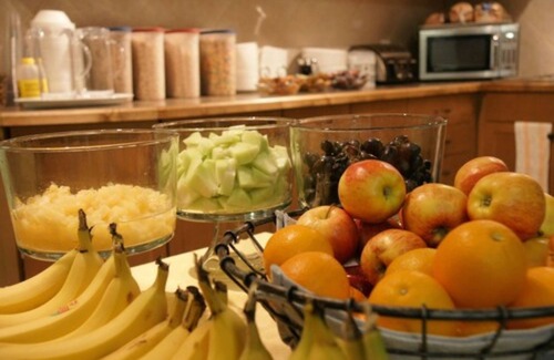 Camrose Hotel | R & R Inn & Suites
