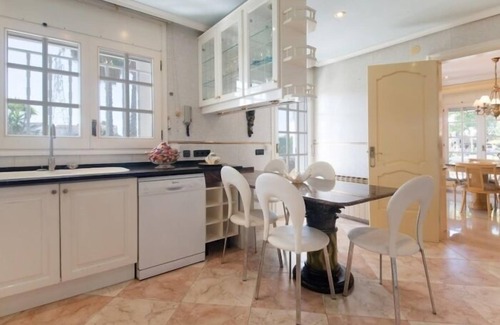 Calafell Villa | R60 Villa con jardín y piscina
